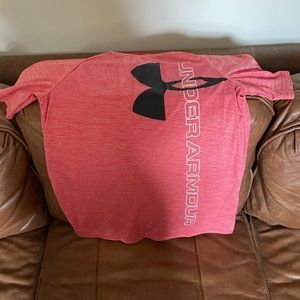 EUC Boys Under Armour Tshirt